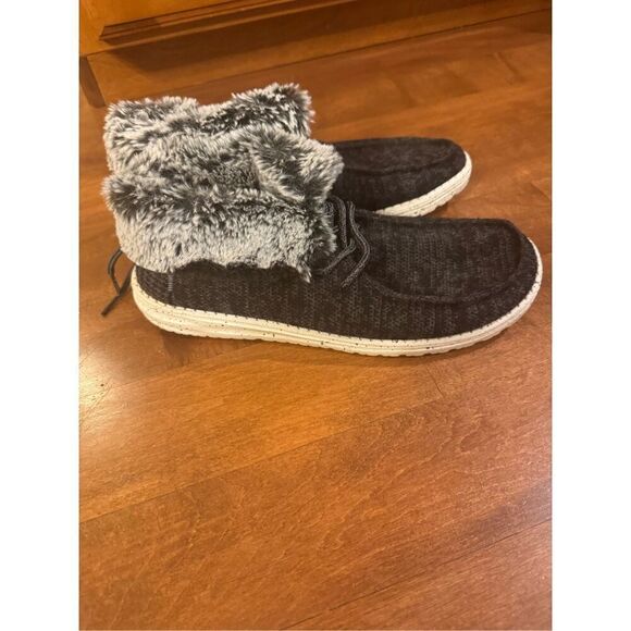 Woman’s hey dude high top warm sneakers - Picture 1 of 5